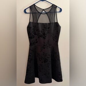 ⭐️2/$12 Women’s XL Black Mini Dress Bar III Sleeveless Open Back Velvet Floral